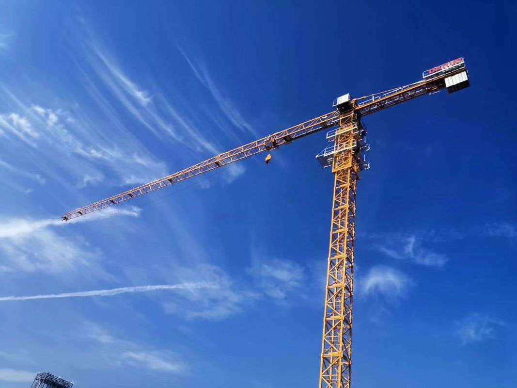 Crane à tour plate de 30 tonnes pour travaux de construction Zoomlion T7015-10E WA7025-10E 70m