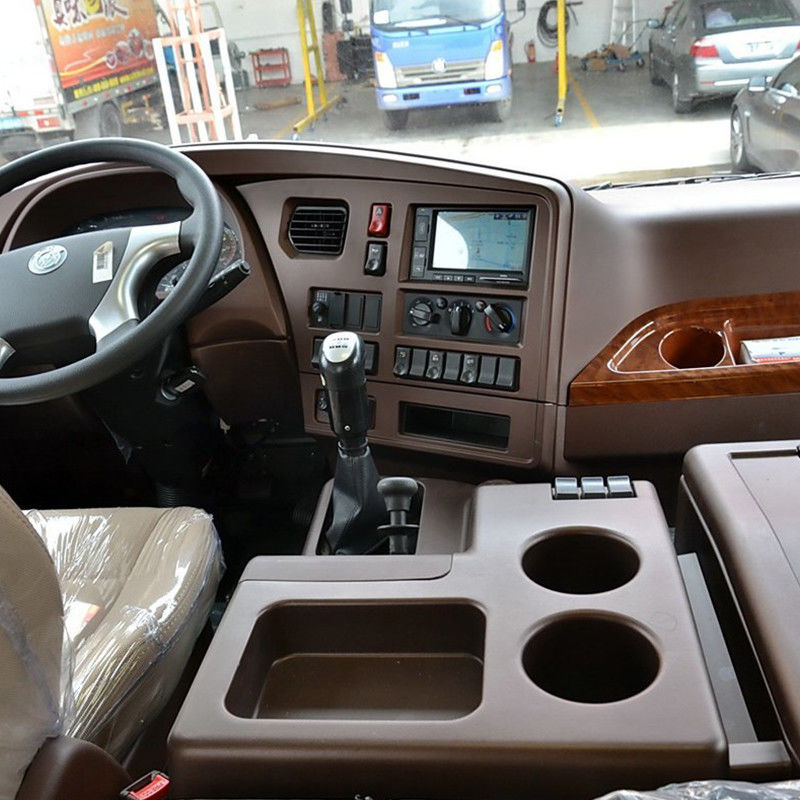 310 chevaux SINOTRUK 4x2 Tracteur à tête de remorque avec support en ligne et écran tactile