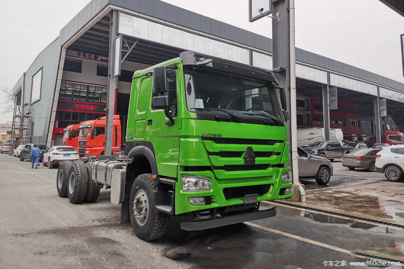 Siège du conducteur normal Sinotruk Howo 371 HP Euro 2 manuel 6X4 moteur diesel Tête de camion