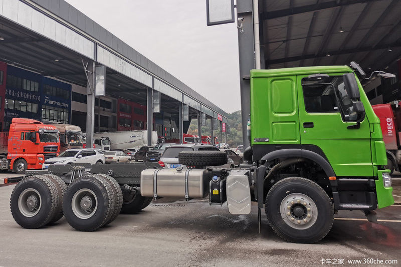 Siège du conducteur normal Sinotruk Howo 371 HP Euro 2 manuel 6X4 moteur diesel Tête de camion