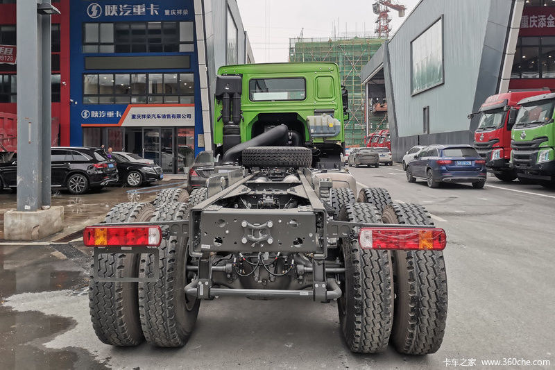 Siège du conducteur normal Sinotruk Howo 371 HP Euro 2 manuel 6X4 moteur diesel Tête de camion