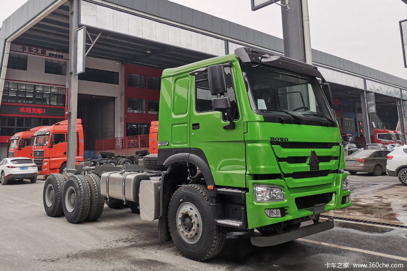 Siège du conducteur normal Sinotruk Howo 371 HP Euro 2 manuel 6X4 moteur diesel Tête de camion