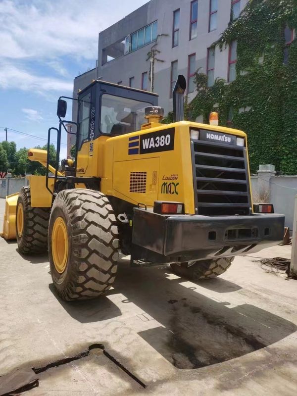Chargeur avant de 4 tonnes de charge nominale et de 4,78 m de longueur utilisé original 380-3 Komatsu Chargeur