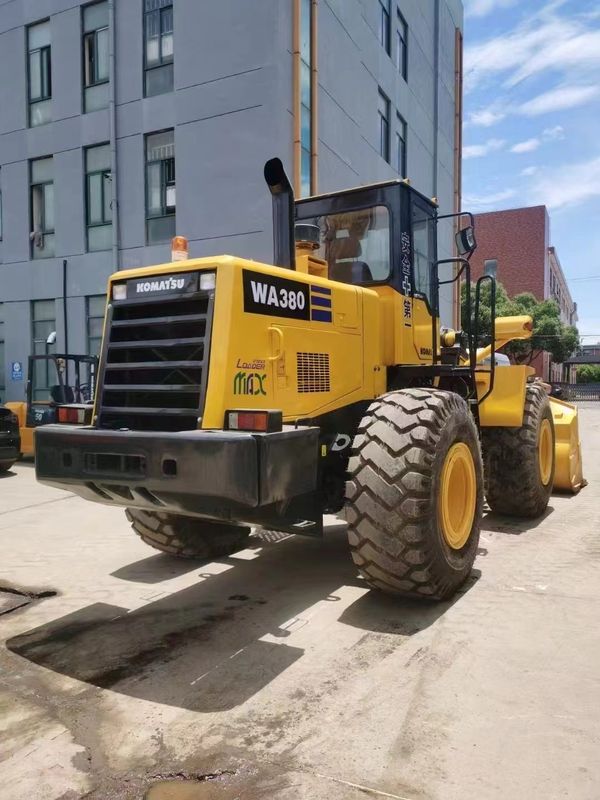 Chargeur avant de 4 tonnes de charge nominale et de 4,78 m de longueur utilisé original 380-3 Komatsu Chargeur