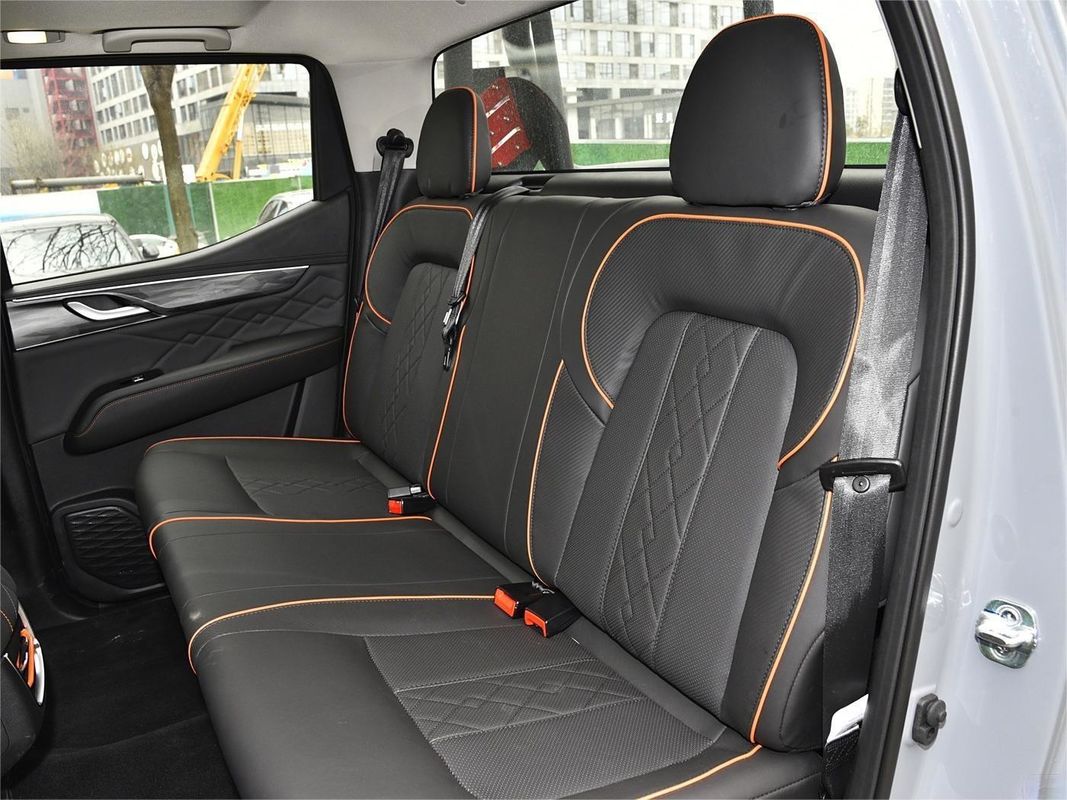 Fuel- Dongfeng Rich 7 4*4 camionnette avec boîte de chargement Dimension de 1510*1562*475 mm