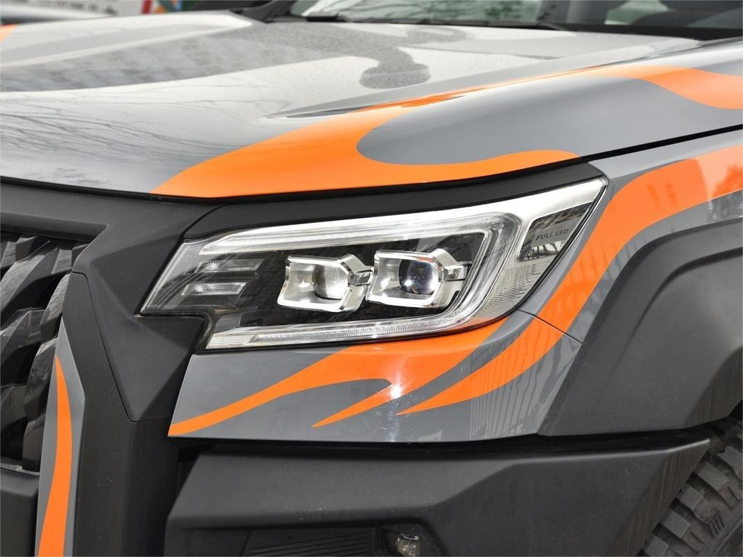 2024 Dongfeng 4*4 8AT camion-citerne à essence avec ESC et support de toit en alliage d'aluminium