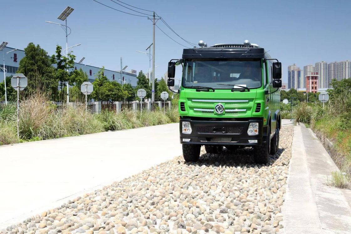 Boîte de vitesses manuelle à 8 vitesses et 155 kW de puissance 6 * 6 bus de voyageurs du désert pour l'exploitation minière à Dongfeng
