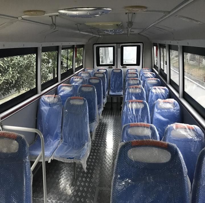 EURO 3 Autobus tout-terrain diesel 4x4 avec une masse nominale de 4890 kg et une capacité de décharge de 6700 ml