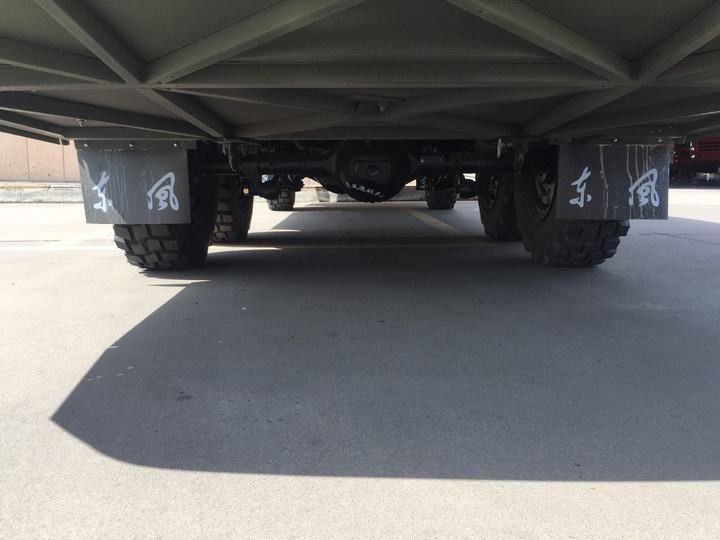 EURO 3 Autobus tout-terrain diesel 4x4 avec une masse nominale de 4890 kg et une capacité de décharge de 6700 ml