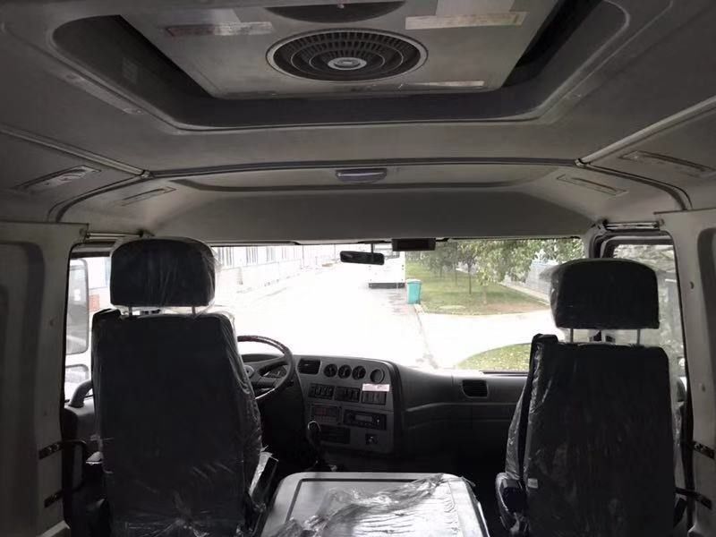 30 sièges 4X4 4WD Autobus de taille moyenne double circuit plein frein à air et A / C Dongfeng EQ6750ZT