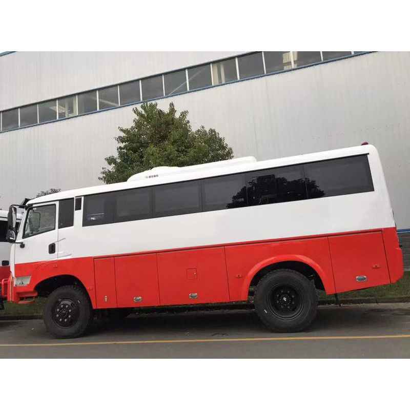 7.5 mètres moteur avant 29 sièges 4X4 Dongfeng Off-Road Coach Bus pour le marché des normes